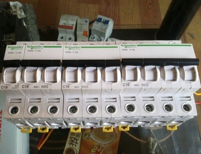 【施耐德iC65N 1P 40A 斷路器 空氣開關(guān)】?jī)r(jià)格,廠家,圖片,低壓斷路器,樂(lè)清市柳市九日電器廠-